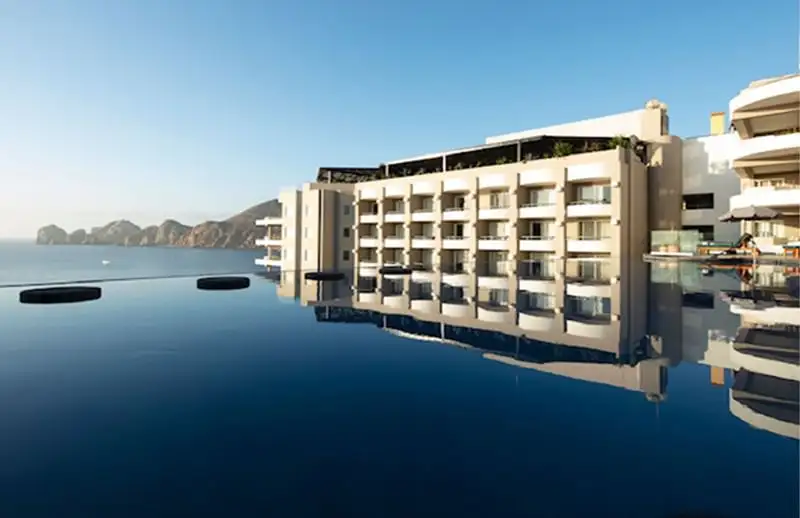 Infinity edge pool at Corazón Cabo Resort & Spa
